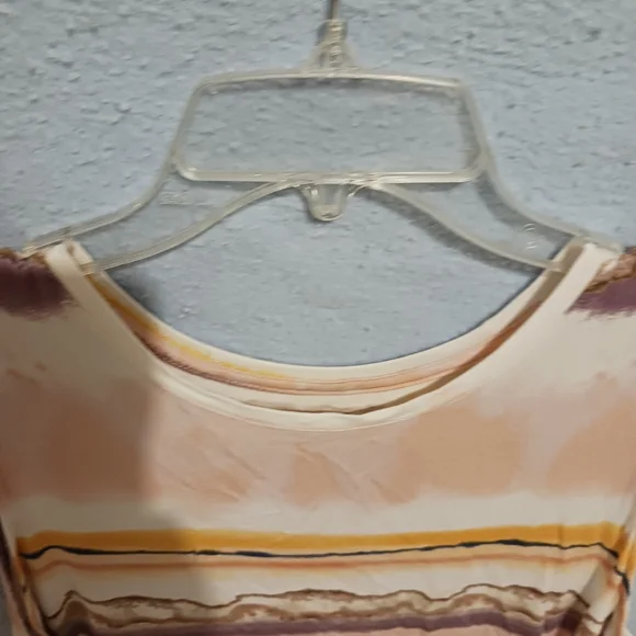 🌷🌷 Desert color striped tank - Picture 3 of 4